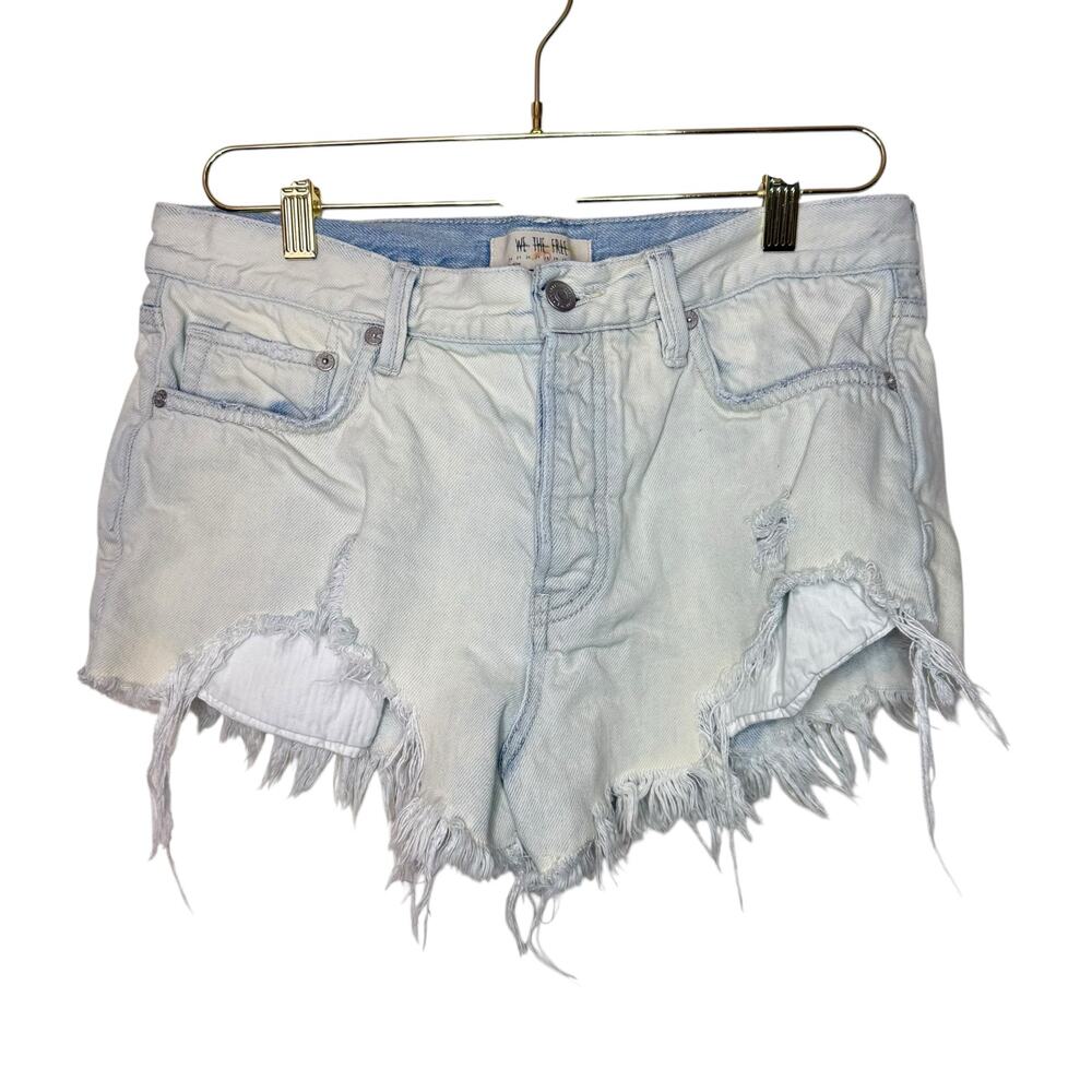 We The Free Distressed Cutoff Denim‎ Short Button Fly Lt Blue Wash Women 28 Boho